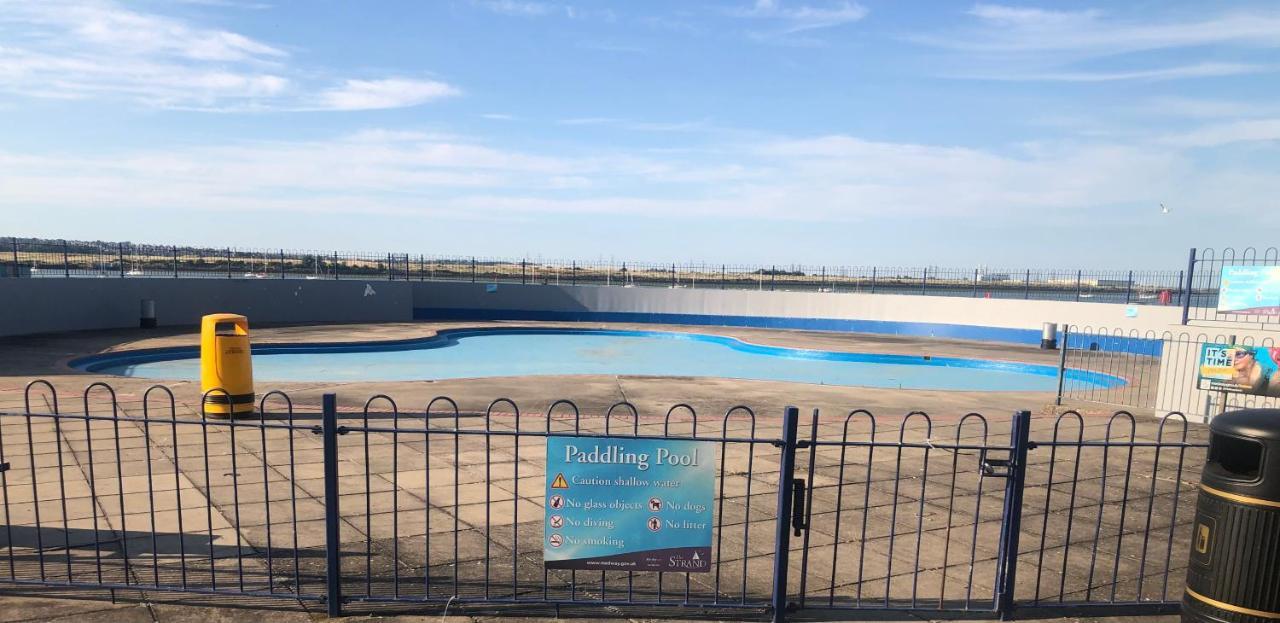 Strand Beach View House Gillingham  Luaran gambar